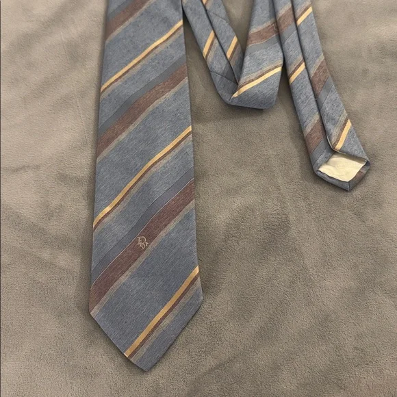 Dior Tie 10